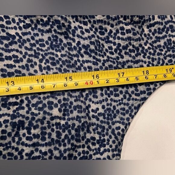 Carolina Herrera Silk Blouse Sz 0-6 3/4 Sleeves Gray Blue Dots - Picture 6 of 11